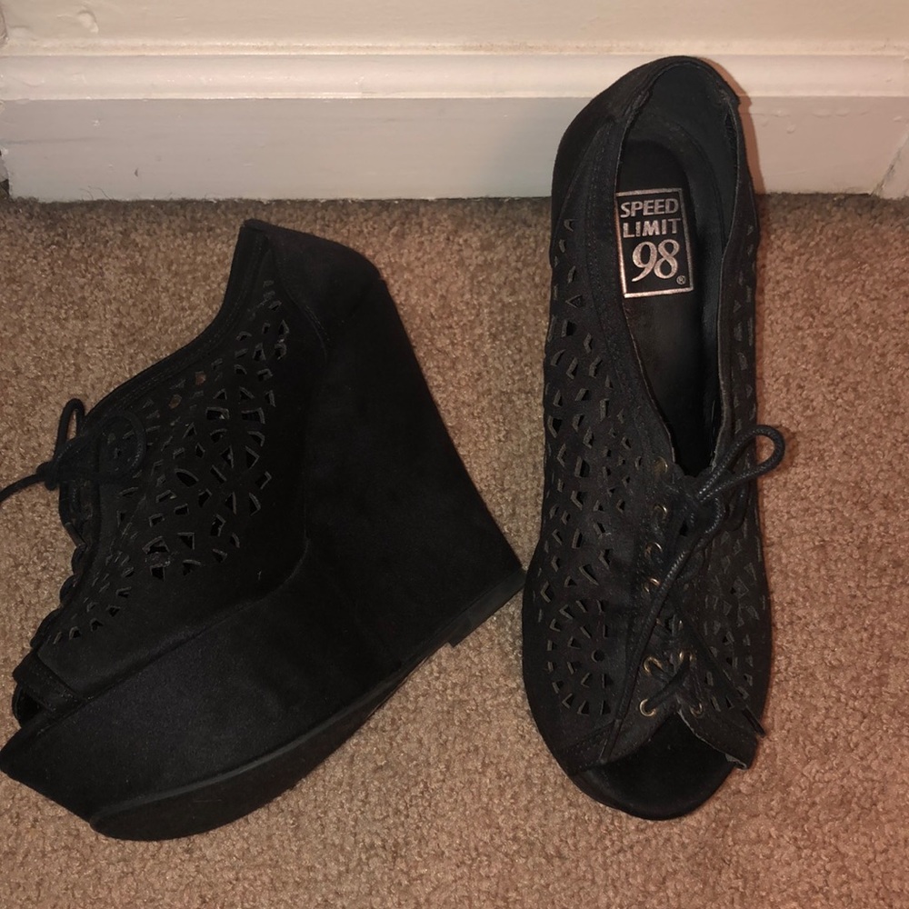 High Wedges - Picture 2 of 4